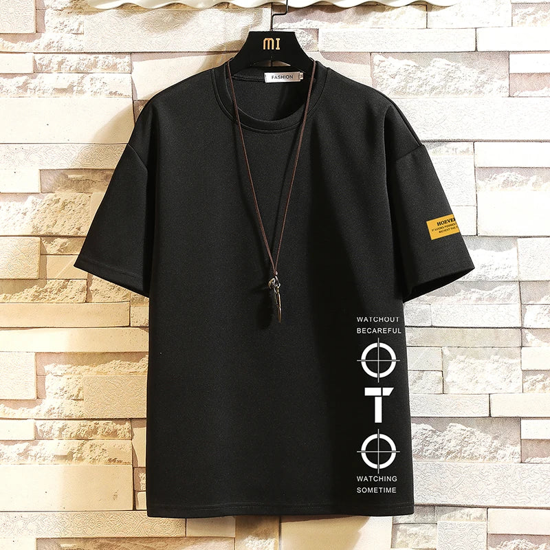 Camisa com design minimalismo e moderno, disponíveis nas cores preta e branca